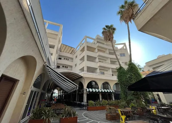 The Catherine Lejlighed Larnaca